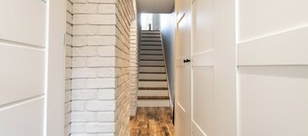 Open Mind Property - Hot Tub Retreat Sleeps 9