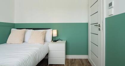 Open Mind Property - Hot Tub Retreat Sleeps 9