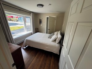 2 bedrooms, iron/ironing board, free WiFi, bed sheets - Getaway to Mahone Bay Nova Scotia (Mahone Bay)