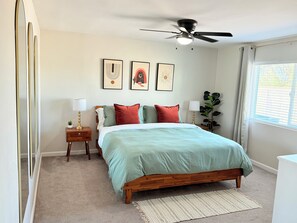 4 habitaciones, tabla de planchar con plancha, wifi y ropa de cama 