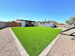 Exterior - 4BR Family & group Oasis in Mesa – Big Backyard & Steps from Sloan Park & ASU!! (Mesa)