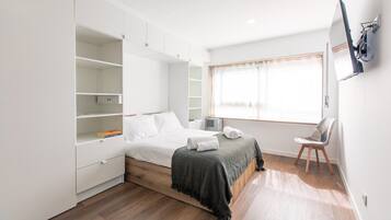 1 bedroom, iron/ironing board, internet, bed sheets