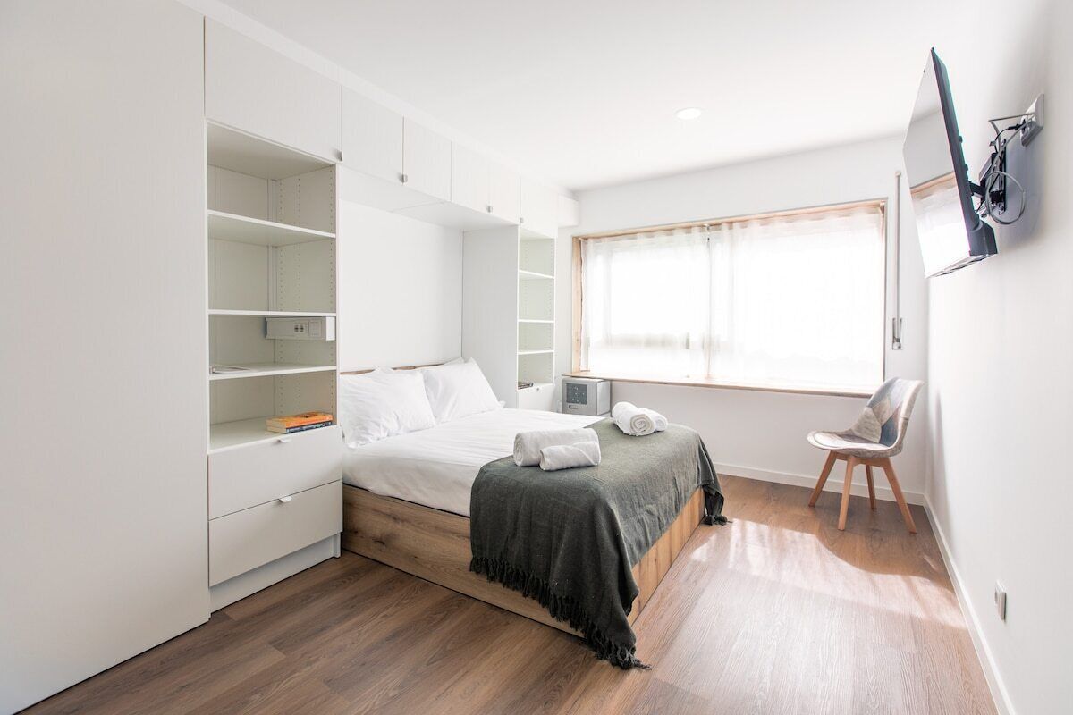 1 bedroom, iron/ironing board, Internet, bed sheets