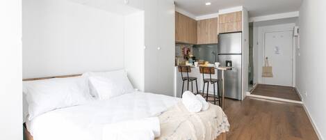 1 Schlafzimmer, BĂŒgeleisen/BĂŒgelbrett, Internetzugang, BettwĂ€sche