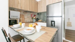 Coffee/tea maker, fridge, microwave, oven - Lafayette Apartment city center by Sé Apartamentos (Braga)