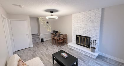 Clean Retreat Suite - Sleeps 4 (Queen bed+Futon) near Brampton Innovation GO Stn