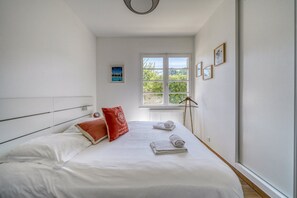 4 habitaciones, tabla de planchar con plancha y wifi gratis 