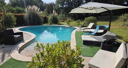 VILLA provençale de charme avec grande piscine au calme absolu à Saint-Zacharie