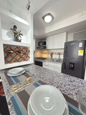 Private kitchen - Beautiful apartment close to the sea. (Cartagena de Indias)