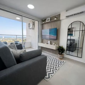 Living area - Luxury Apartment with Swimming Pool Near the Sea (Cartagena de Indias)