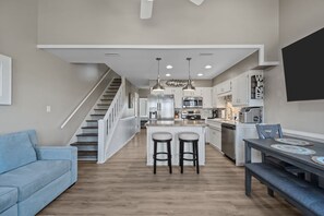 Interior - Sea Star: Beach, Sound Views, Pool, Kayaks, Bikes (North Topsail Beach)