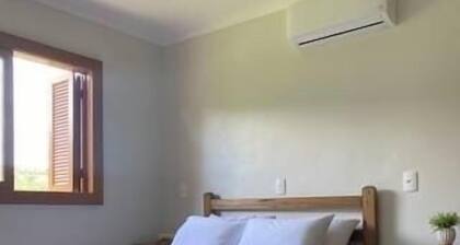 A cozy retreat in the Vale dos Vinhedos (Valley of the Vineyards). House of the Vineyards.