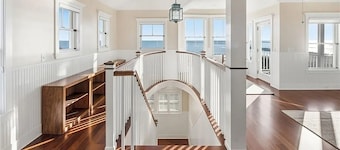 Gorgeous Newly Renovated Beachfront House in the Dunes, 360 Ocean View!