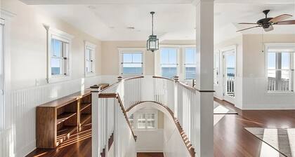 Gorgeous Newly Renovated Beachfront House in the Dunes, 360 Ocean View!