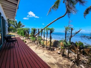 Terrace/patio - Toreaiva 91 Beachfront Studio - Lower (Arorangi)