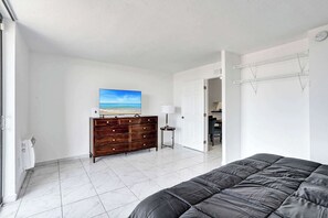 1 chambre, bureau, fer et planche à repasser, Wi-Fi