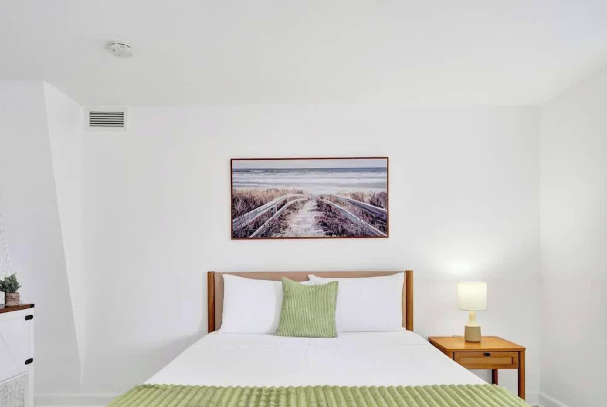 WiFi, bed sheets