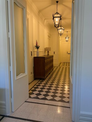 Deluxe Double or Twin Room, Garden View | Interior