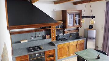 Appartement Familial, patio, vue cour intérieure | Cuisine privée