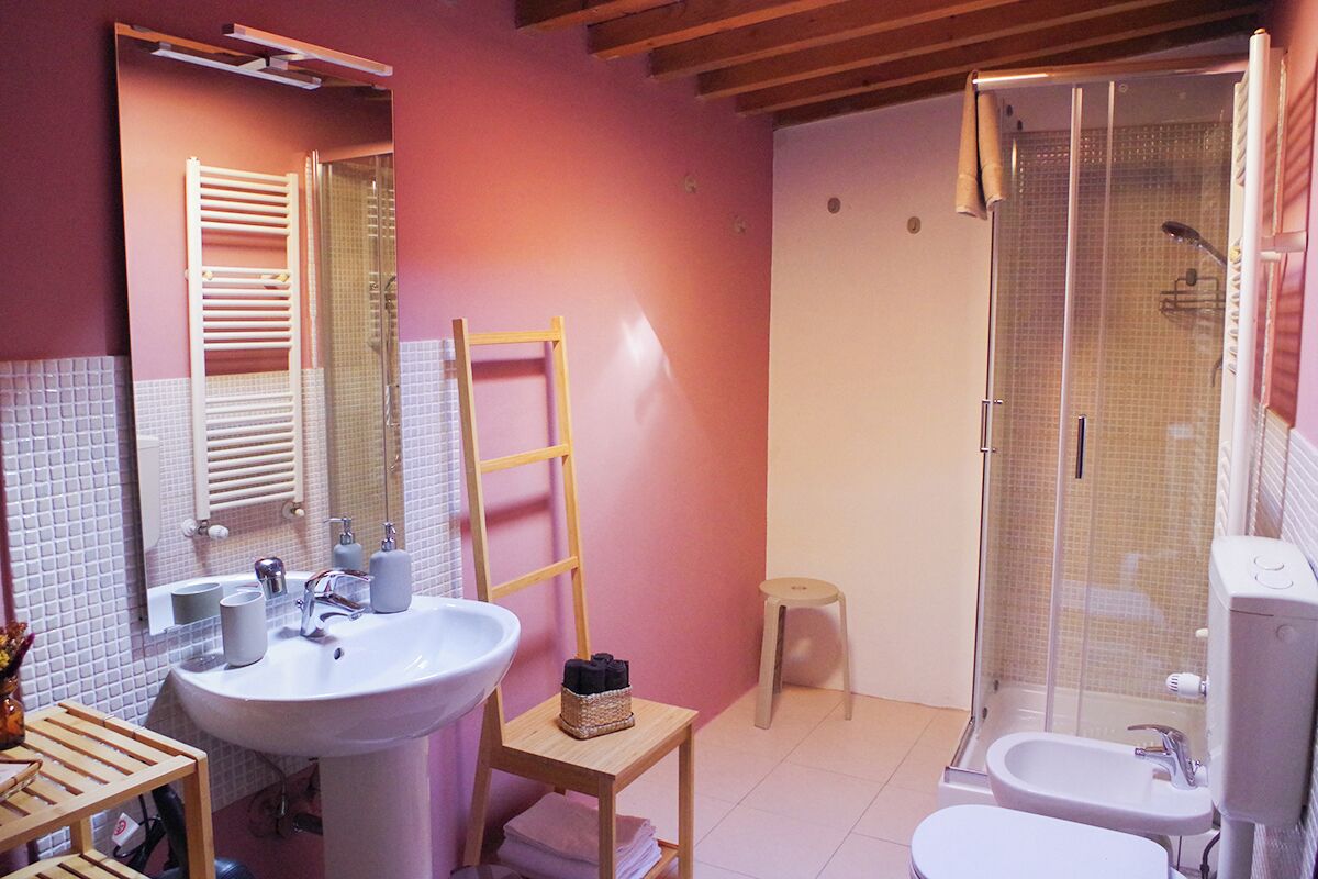 Appartement Familial, patio, vue cour intérieure | Salle de bain