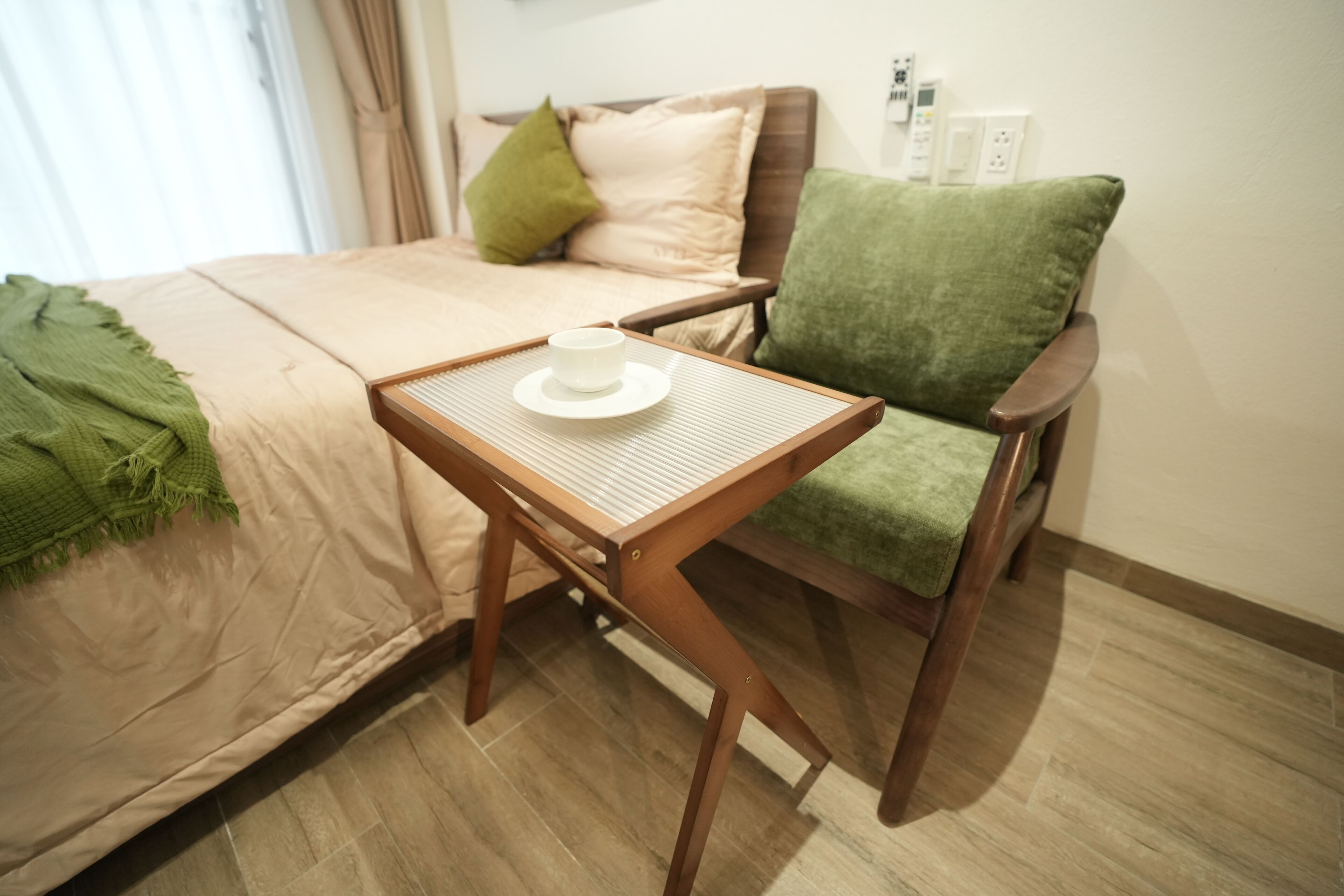 高级开间, 阳台, 城市景观