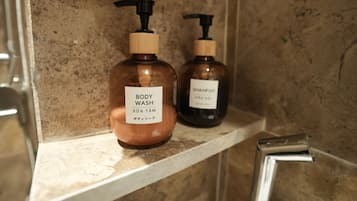 Bathroom amenities