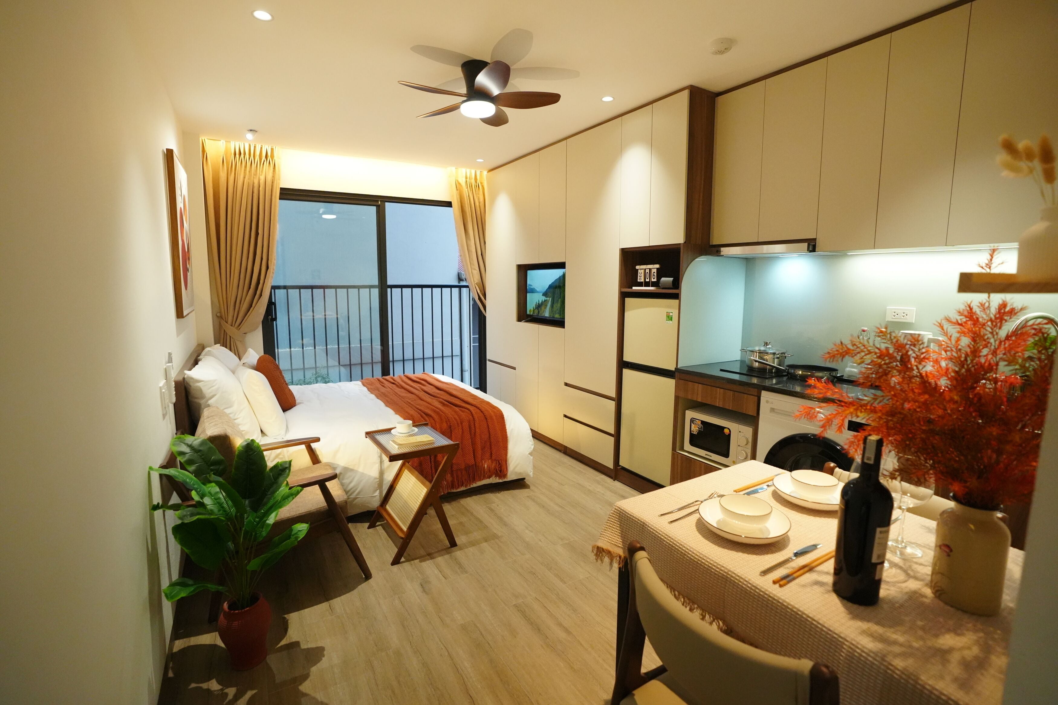 Minibar, desk, laptop workspace, blackout drapes