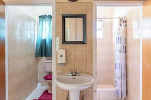 Handtücher, Seife, Shampoo, Toilettenpapier