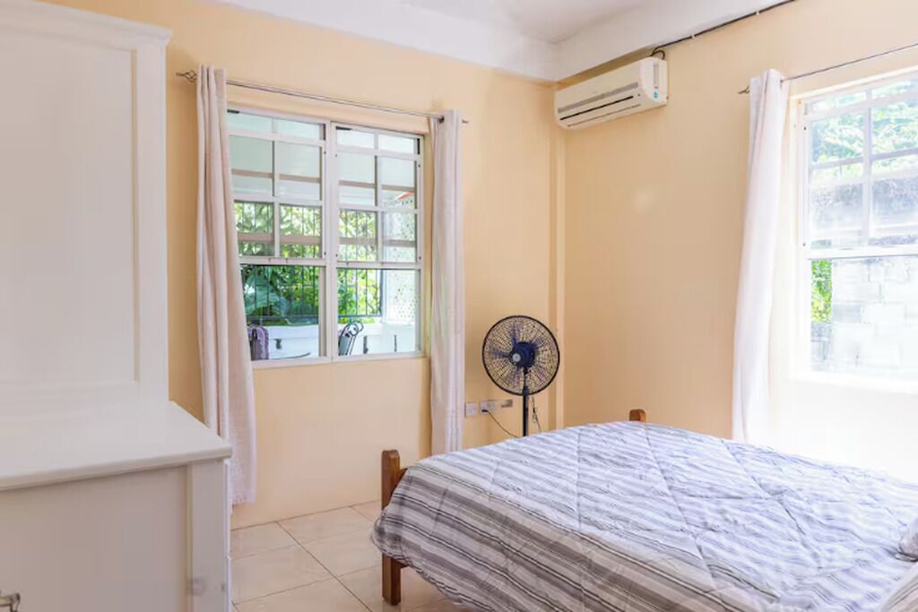 3 habitaciones, tabla de planchar con plancha y wifi gratis 