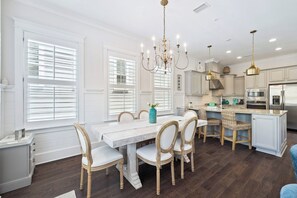 Dining - Newly Listed, Dog Friendly Home with Low-Speed Vehicle, Community Pool and Hot T (Santa Rosa Beach)