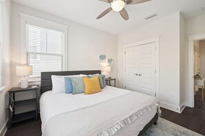 Room - Newly Listed, Dog Friendly Home with Low-Speed Vehicle, Community Pool and Hot T (Santa Rosa Beach)