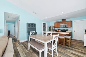 Dining - Newly Listed Duplex Unit with a Pool, Grill and Arcade, Shared with Duplex 1 (Port St. Joe)