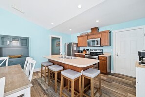 Private kitchen - Newly Listed Duplex with Private Pool, Grill, Arcade and Backyard (Port St. Joe)