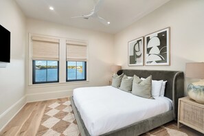 Room - Newly Listed and Constructed Carriage House with Gulf Views, Near the Beach (Santa Rosa Beach)