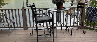 Chandler Lake Escape  Private Beach, Family Retreat. Close to Traverse City