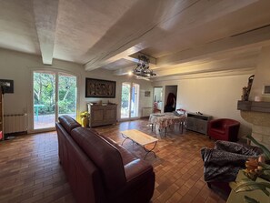 リビング エリア