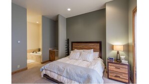 Room - LUXURY 4-BED 5-BATH VILLA ACROSS FROM Mt CB BASE, SLEEPS 12 (Crested Butte)