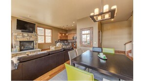 Dining - LUXURY 4-BED 5-BATH VILLA ACROSS FROM Mt CB BASE, SLEEPS 12 (Crested Butte)
