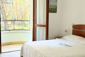 Room -  RP05 - Cesenatico, three-room apartment with balcony and garage near the sea (Cesenatico)