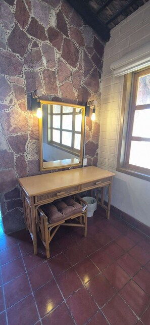 Interior - SS 7 (7A y 7B) Cabaña rustica frente al malecón de La Paz (La Paz)
