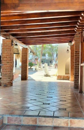 Terrace/patio - SS 6 (6A y 6B) Cabaña rustica frente al malecón de La Paz (La Paz)