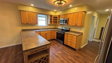 Microwave, oven, stovetop, dishwasher