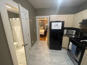 Private kitchen - Walk to HWS, Downtown & Seneca Lake - Chic Stylish Flat (Geneva)