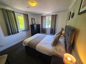 3 bedrooms, individually decorated, individually furnished, free WiFi - Lakeview Villa (Liskeard)