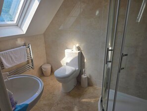 Shower - Lakeview Villa (Liskeard)