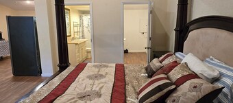 Cozy Studio Barndominium in welcoming Plant City with AC/ Heat and private