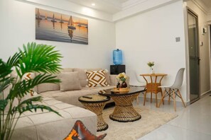 Living area - Premium 1bedroom 17th FL in Westland close to GTC (Nairobi)