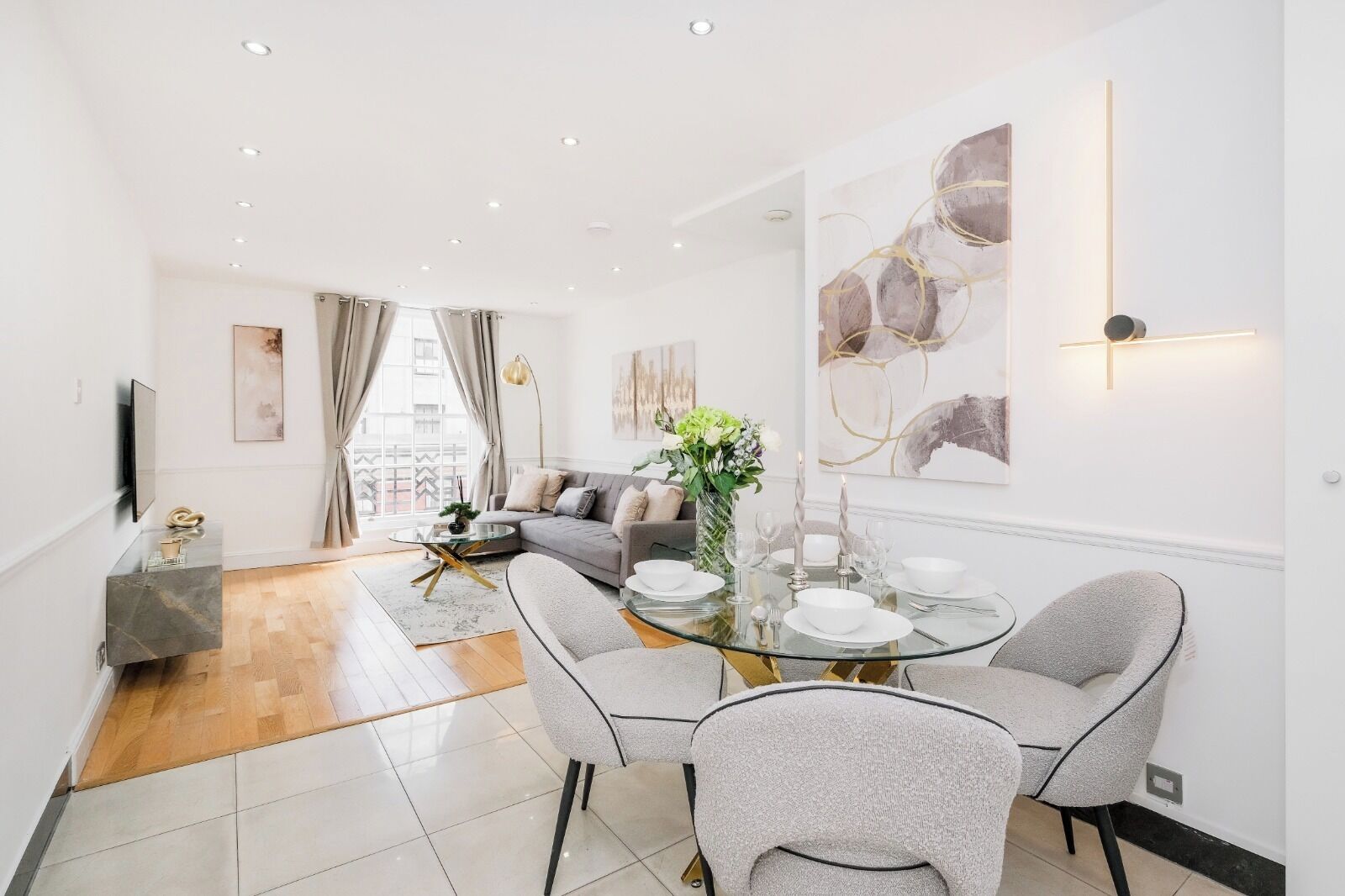 City Apartment | In-room dining