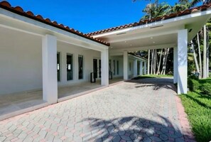 Exterior - Las Terrazas (Palmetto Bay)