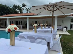 Outdoor dining - Las Terrazas (Palmetto Bay)